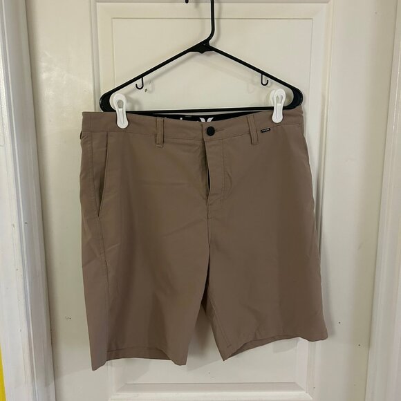 Hurley Phantom Size 34 Hybrid Walkshorts Dri-Fit, Khaki, 9 inch inseam - Picture 1 of 5